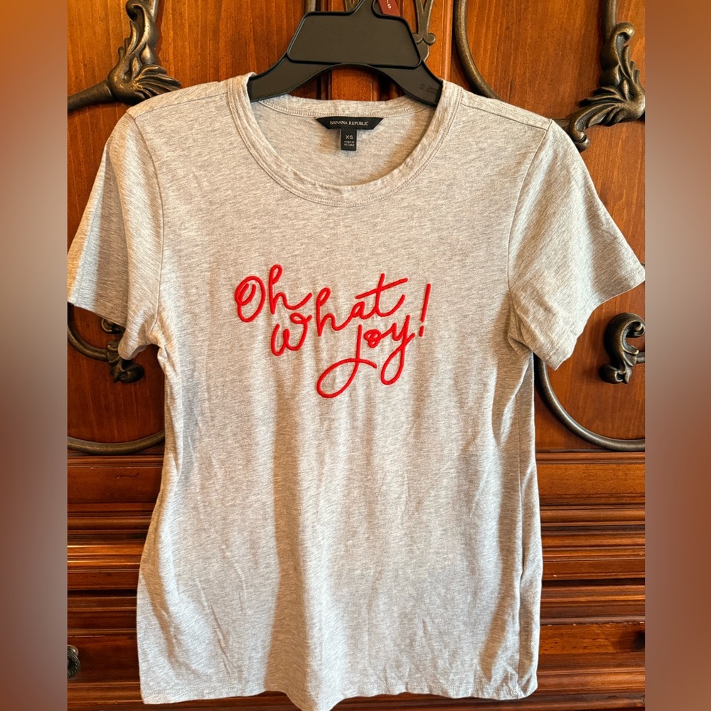 Banana Republic Holiday/Christmas Gray Tee